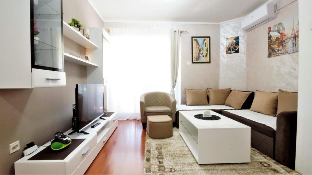 Vuk Apartman *